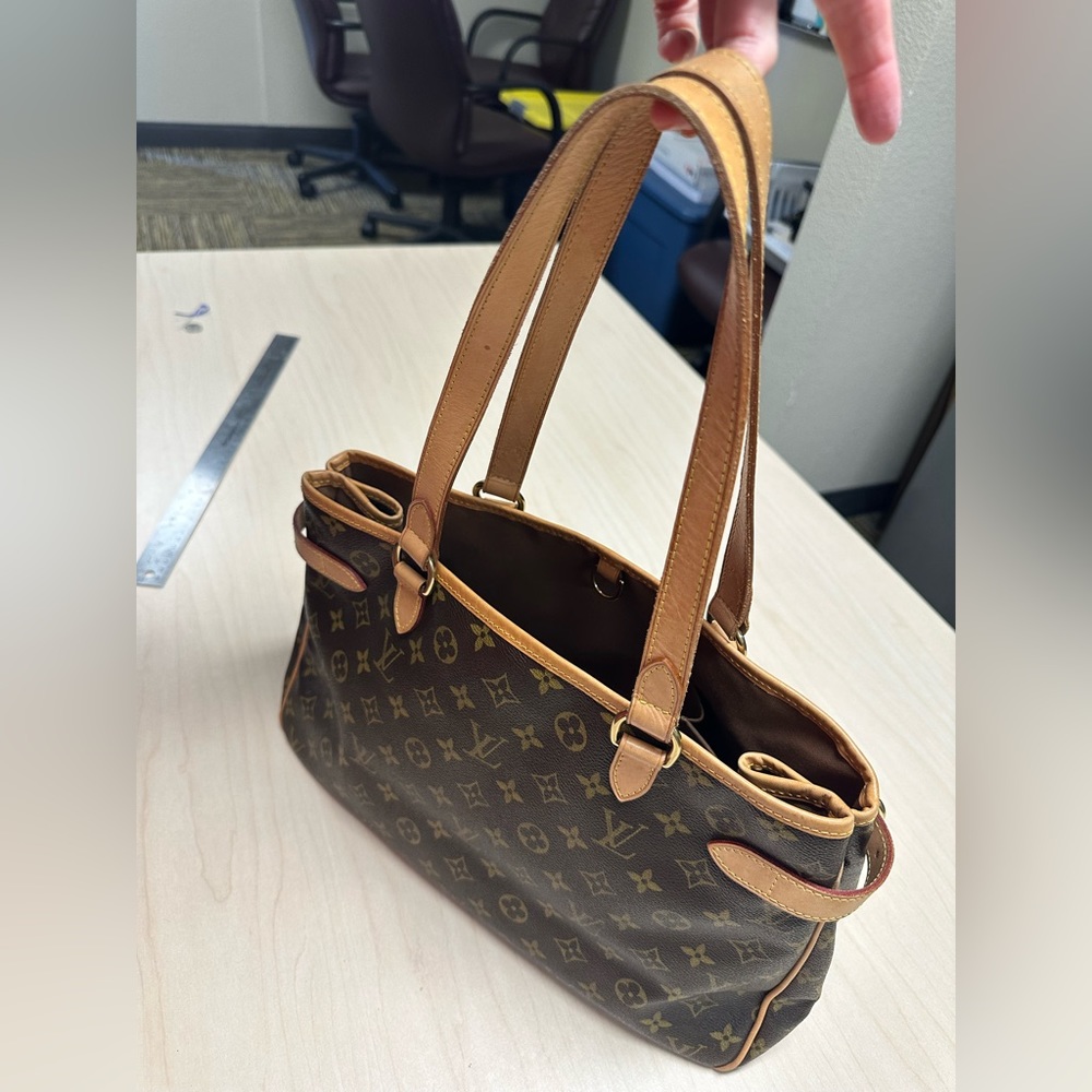 WOW POSHMARK - ONE OWNER = ME - Authentic Louis Vuitton Batignolles GM YEAH!!! - Picture 3 of 16